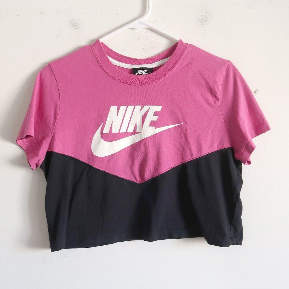 Colorblock Nike Crop Top Tee - Size Medium